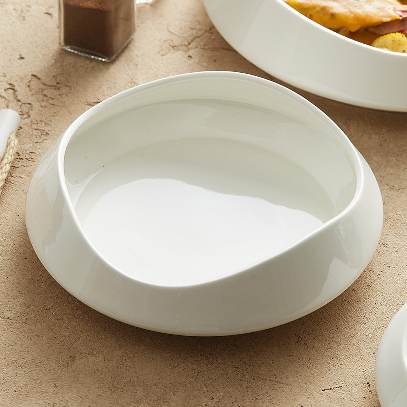 White Porcelain Guanshan Plate – Irregular Japanese‑Style Mountain Rim Dish